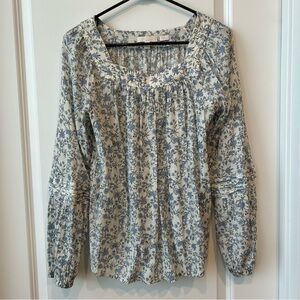 LC Lauren Conrad white blue floral square Pleated neck blouse Sz M Elastic Wrist